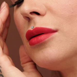 Rustokoru/traguskoru 1mm, Titaaninen push in labret (hopea, AB)