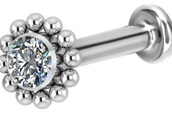Rustokoru/traguskoru, Titaaninen push in kirkaskivinen labret (hopea)