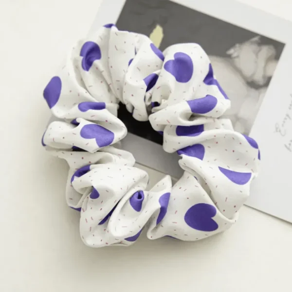 Scrunchie | SUGAR SUGAR, Santorini -sininen sydänhiusdonitsi
