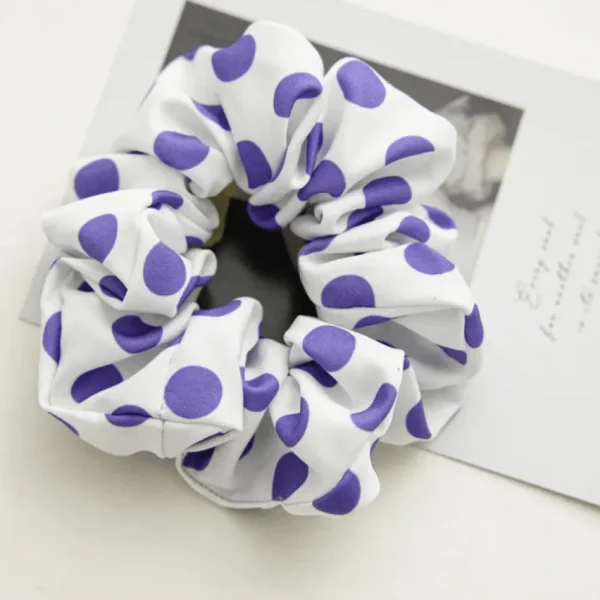 Scrunchie | SUGAR SUGAR, Santorini -sininen pilkkuhiusdonitsi