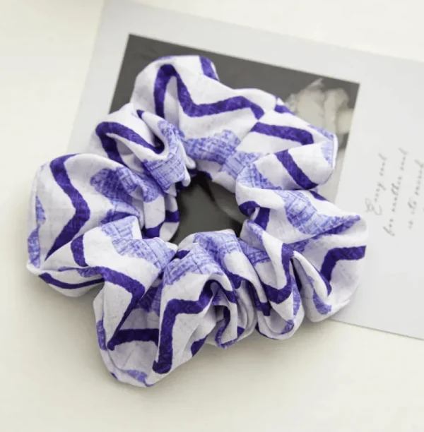 Scrunchie | SUGAR SUGAR, Santorini -sininen raitahiusdonitsi