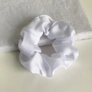Scrunchie | SUGAR SUGAR, Satin Scrunchie -keskikokoinen satiinidonitsi