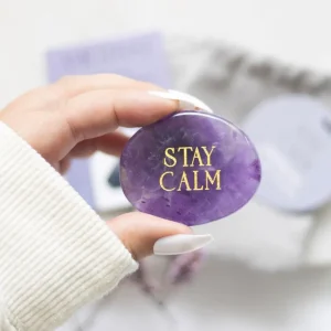 Stay Calm Amethyst -ametisti kämmenkivi "pysy tyynenä"