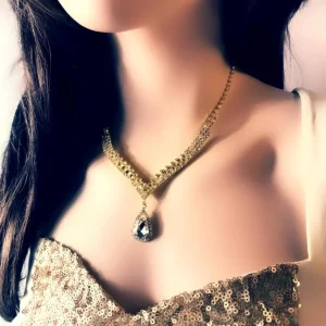 Strassikaulakoru, Beautiful Teardrop Necklace in Gold