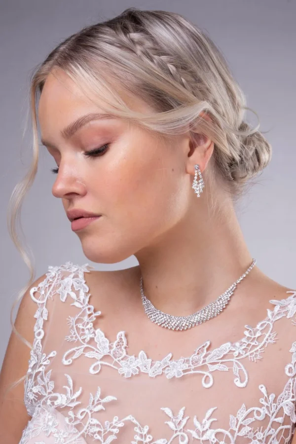 Strassikaulakoru, Elegant Round Necklace