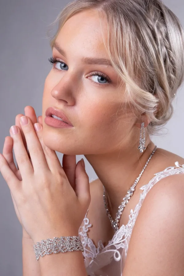 Strassikaulakoru, Elegant Marquise (saatavana kaksi väriä)