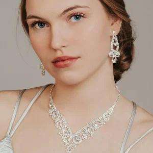 Strassikaulakoru, ROMANCE | Aurora Necklace (myös kullanvärisenä)