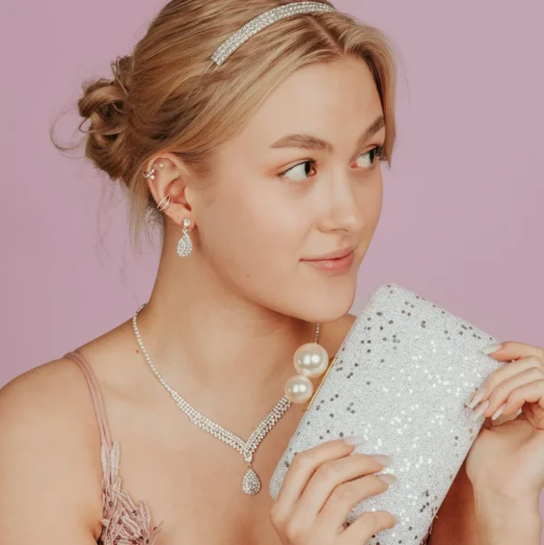 Strassikaulakoru, ROMANCE | Christine -hopeanvärinen juhlakaulakoru