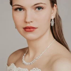 Strassikaulakoru, ROMANCE | Lauren Necklace in Silver with Pearls