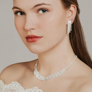 Strassikaulakoru, ROMANCE | Marie Necklace -hopeanvärinen juhlakoru