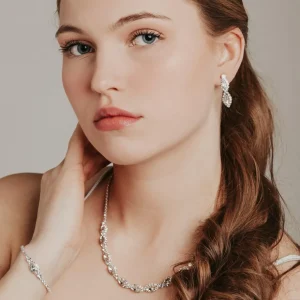 Strassikaulakoru, ROMANCE | Phillippa Necklace in Silver