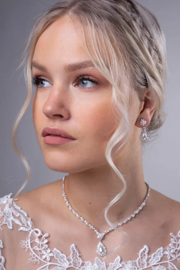 Strassikorvakorut, Romantic Pearl Earrings