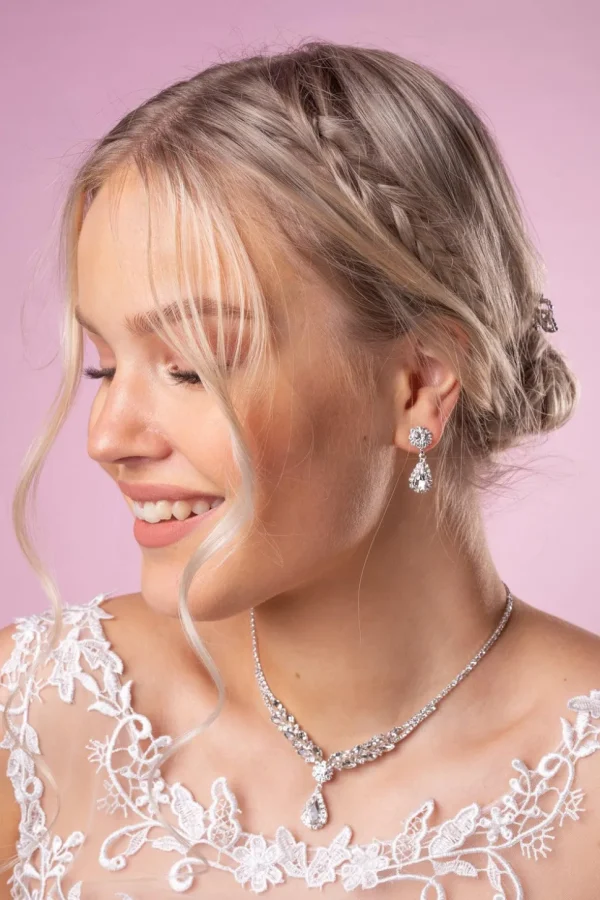 Strassikorvakorut, Beautiful Teardrop Earrings in Gold