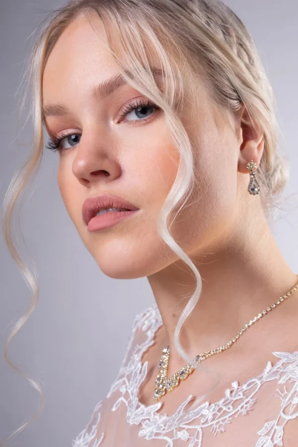 Strassikorvakorut, Delicate Teardops in Gold