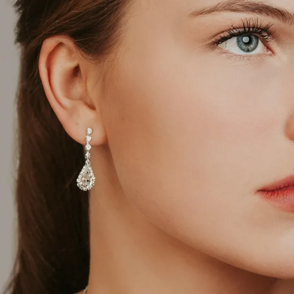 Strassikorvakorut, ROMANCE | Brigitte Earrings (saatavana kolme väriä)