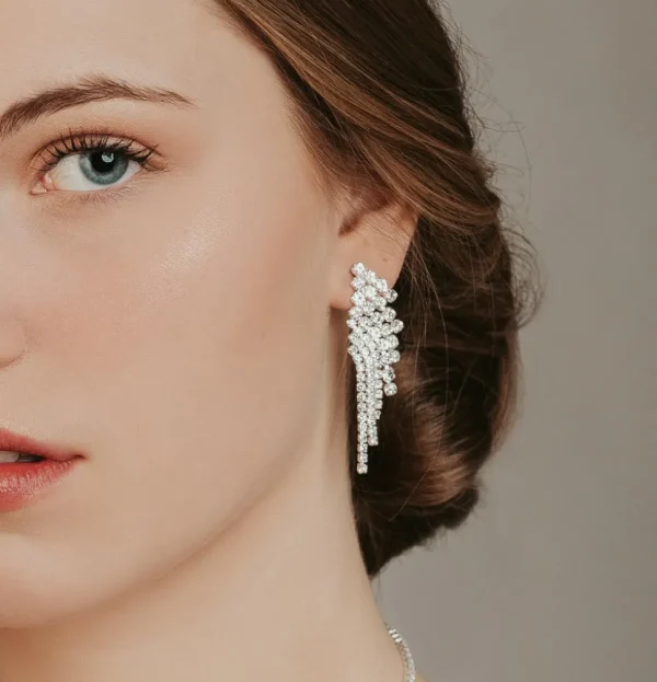 Strassikorvakorut, ROMANCE | Leonore Earrings in Silver