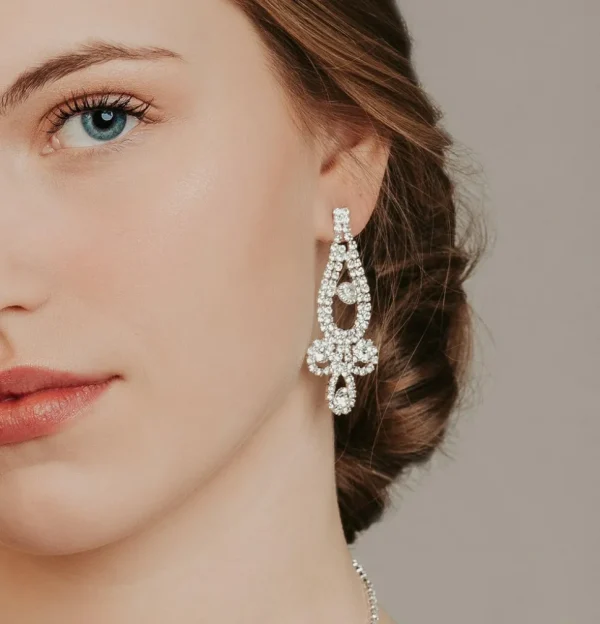 Strassikorvakorut, ROMANCE | Aurora Earrings (myös kullanvärisenä)