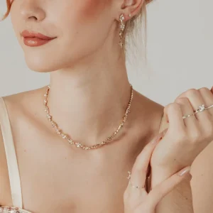 Strassikorvakorut, ROMANCE | Anastassia -kullanväriset juhlakorvakorut