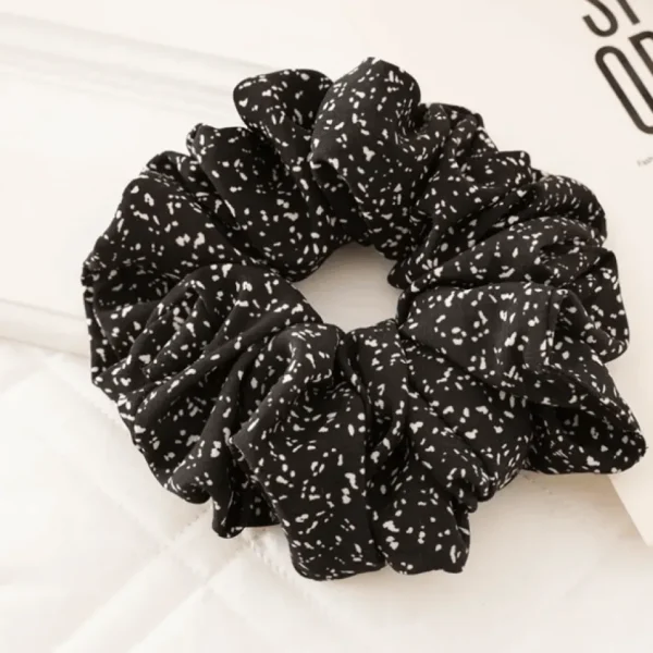 SUGAR SUGAR®, Autumn Mornings Scrunchie -musta hiusdonitsi