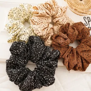 SUGAR SUGAR®, Autumn Mornings Scrunchie -kermanvalkoinen hiusdonitsi