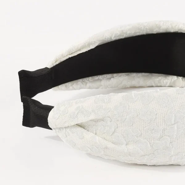 SUGAR SUGAR®, Bella Hairband -kermanvalkoinen kukkakuvioinen hiuspanta