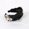 SUGAR SUGAR®, Leeah Hairband -musta hiuspanta helmikoristein