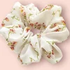 SUGAR SUGAR®, Pink Flowers -valkoinen kukallinen hiusdonitsi