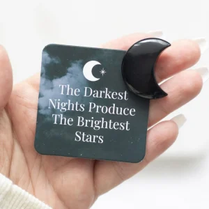 The Darkest Nights -obsidiaani kuunsirppi onnenkivi lahjapussissa
