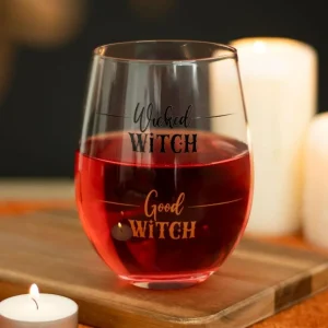 Wicked Witch Wine Glass -viinilasi tekstillä